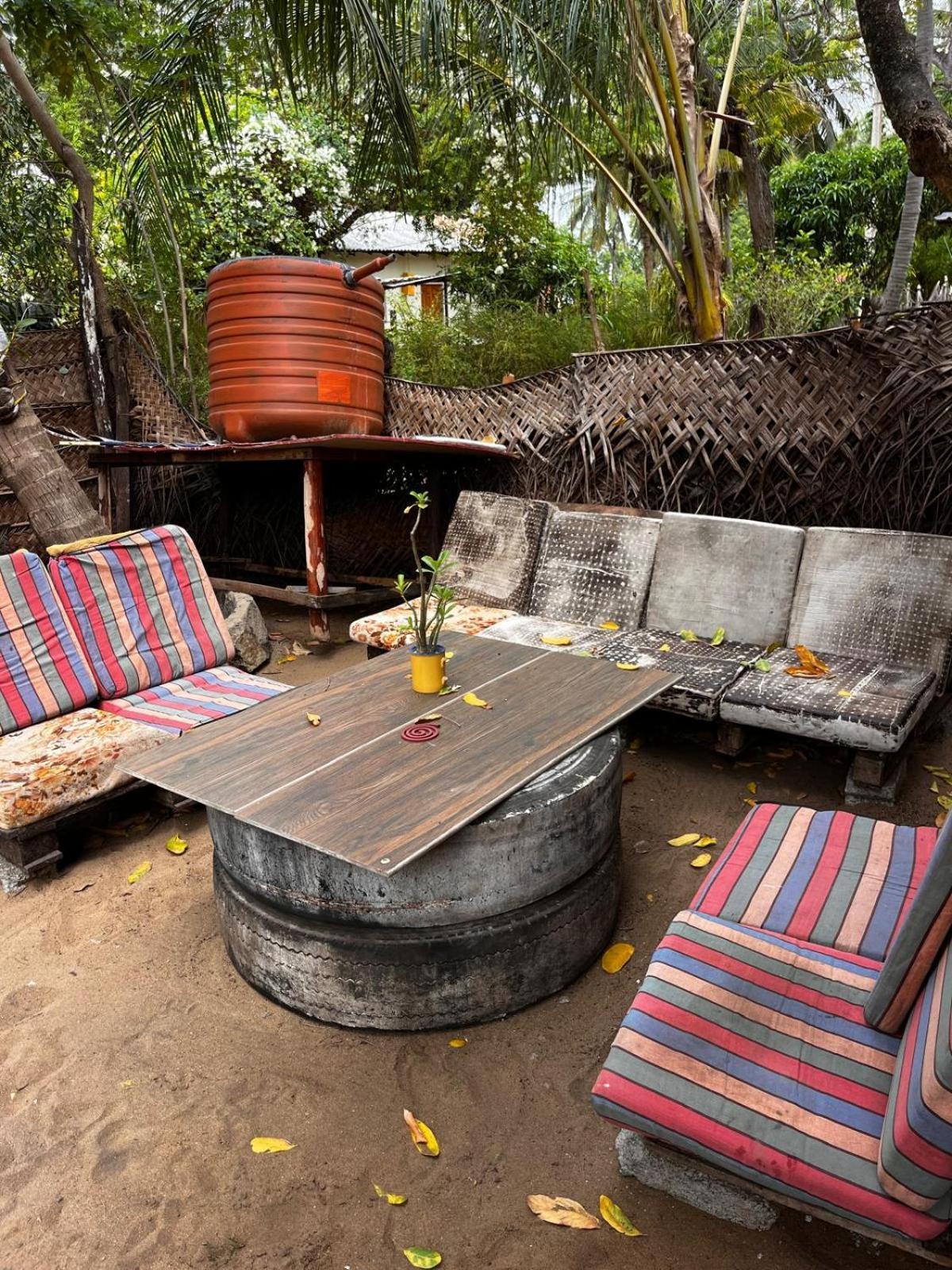 Surfing Lion Hostel Arugam Bay Zewnętrze zdjęcie